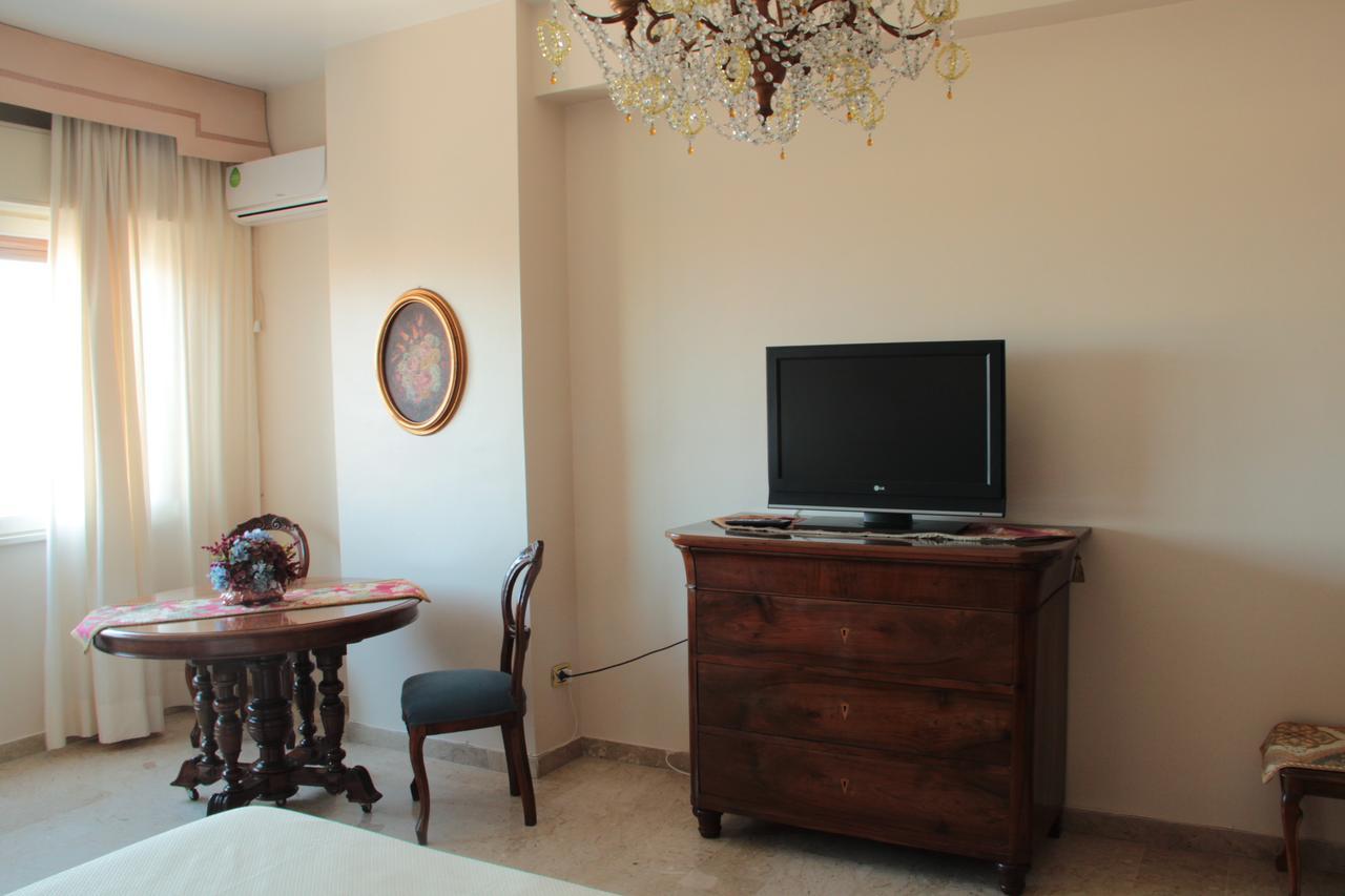 B.&B Margaret'S House Bed & Breakfast Milazzo Exterior photo